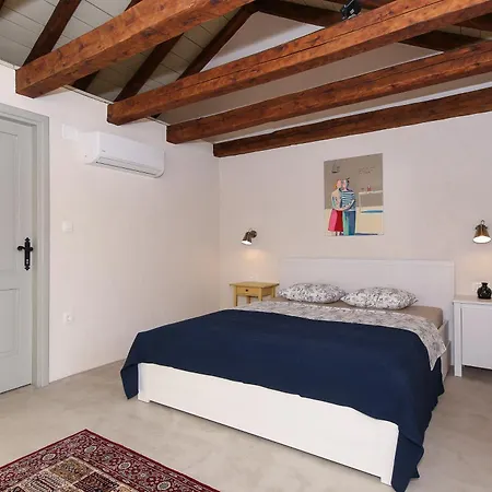 Villa Dvori ,