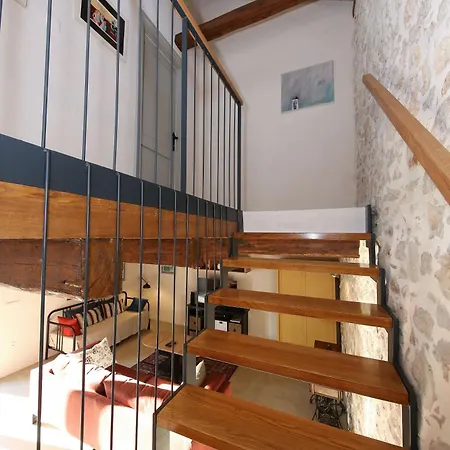Dvori , Villa