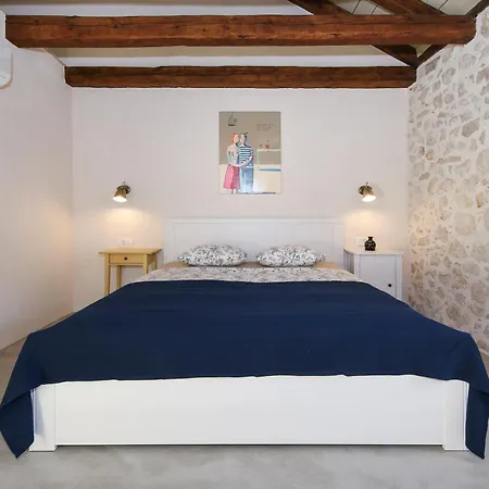 Dvori , Villa Nin